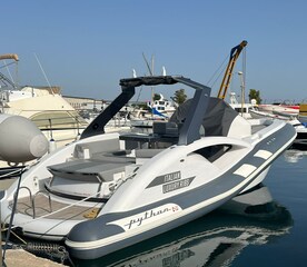 Python Yacht C33 BILD 1