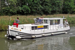 Locaboat Pénichette 1260 R (powerboat)