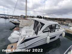 Bénéteau Antares 9 OB (powerboat)