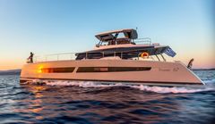 Fountaine Pajot 67 (powerboat)